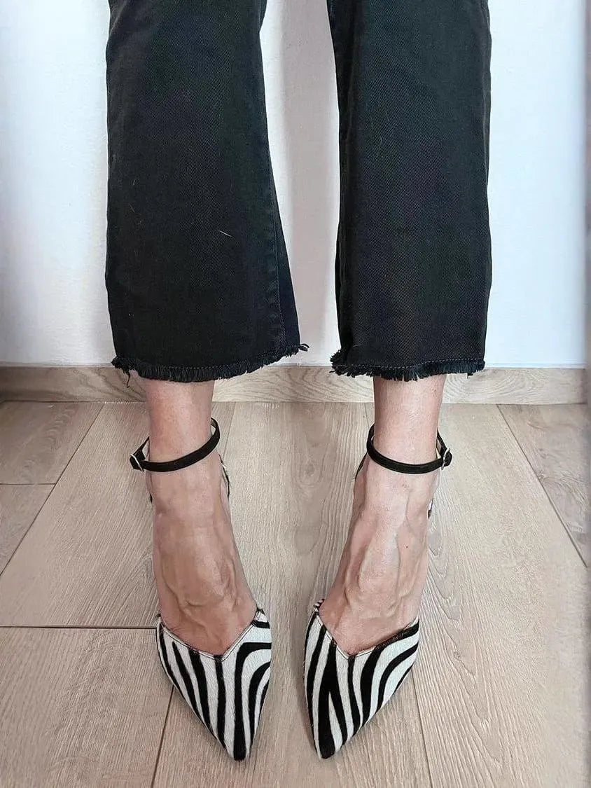 Chic Sweater Celebrating Feminine Elegance