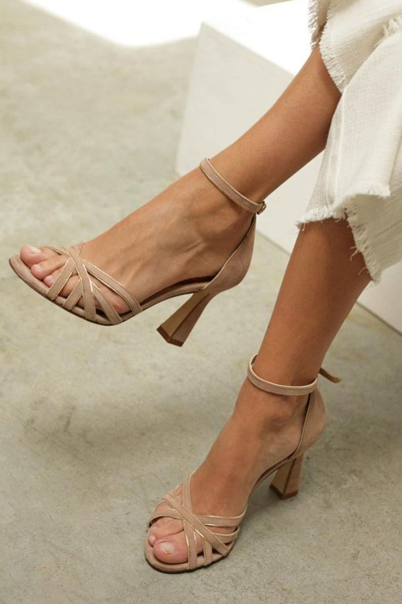 NAOMI | Sleek Minimalist Sandals and Comfort