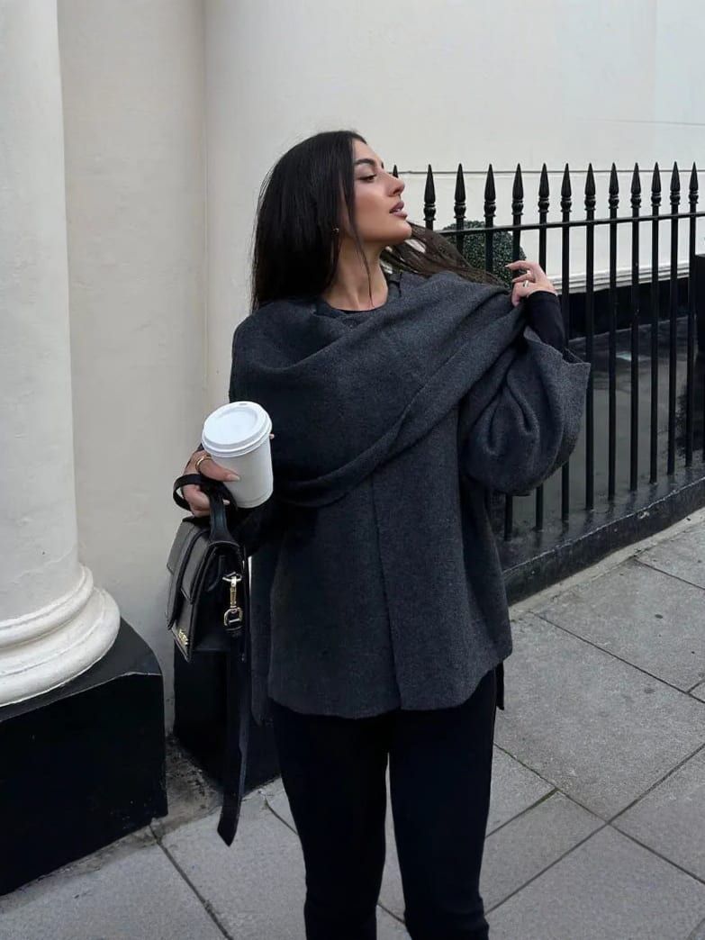 Iris Oversized Sweater: Cozy Elegance and Comfort