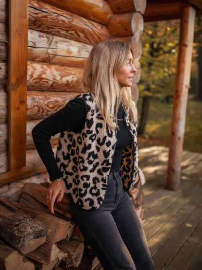 ASTRID | Cozy Knitted Leopard Print Vest