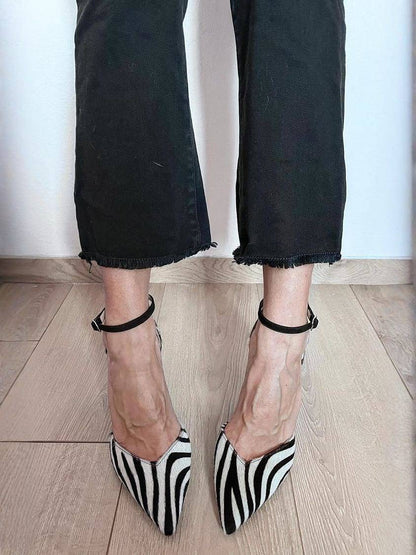 Chic Sweater Celebrating Feminine Elegance