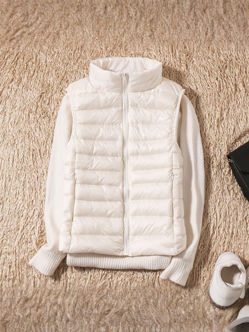 Lightweight Sleeveless Down Jacket with Pleated Design