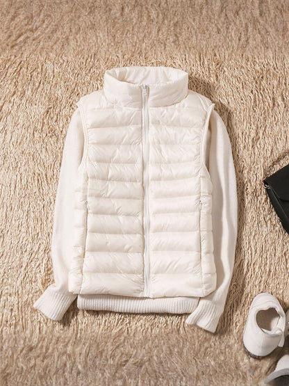 Lightweight Sleeveless Down Jacket with Pleated Design