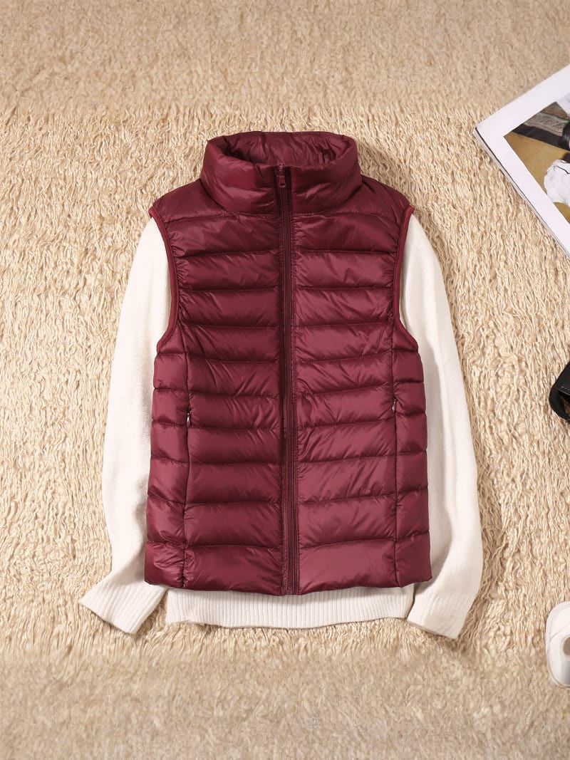 Lightweight Sleeveless Down Jacket with Pleated Design
