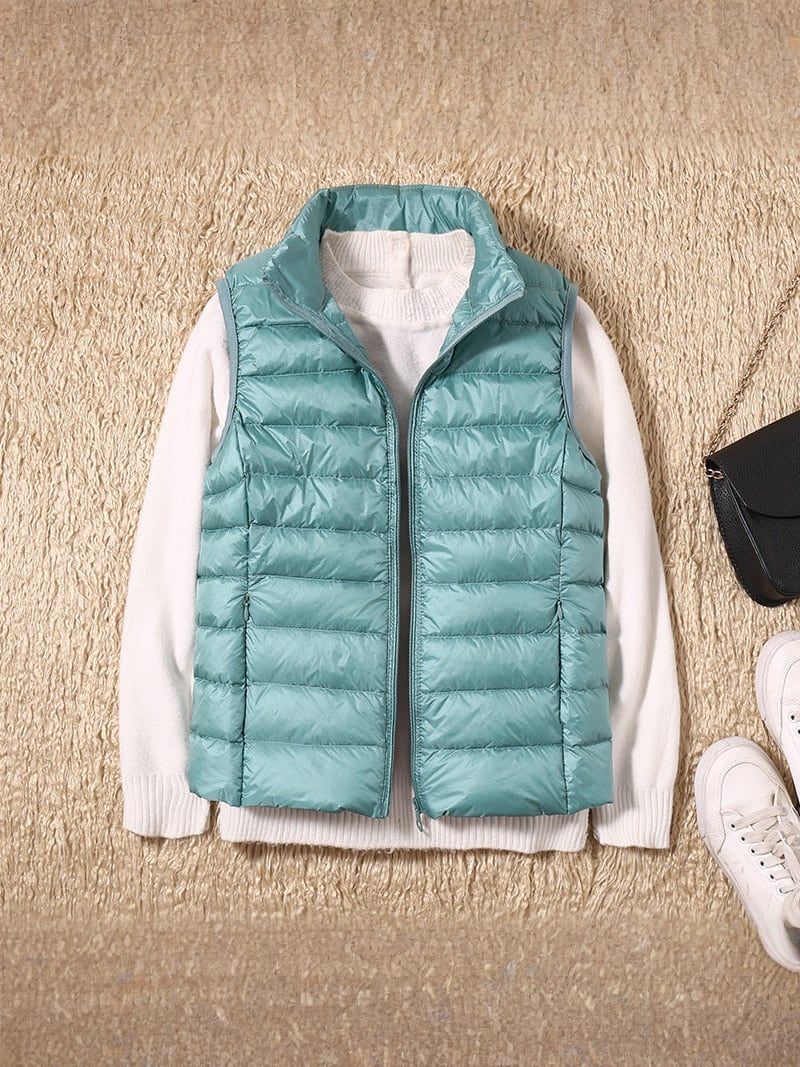 Lightweight Sleeveless Down Jacket with Pleated Design