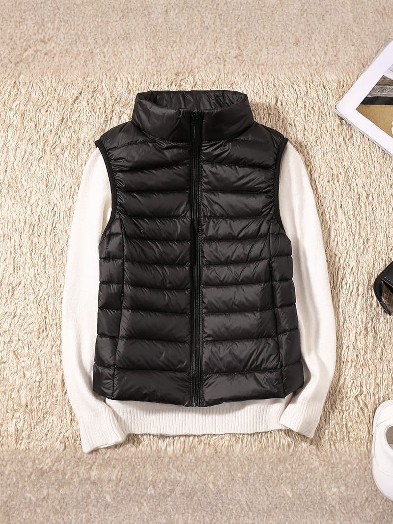Lightweight Sleeveless Down Jacket with Pleated Design