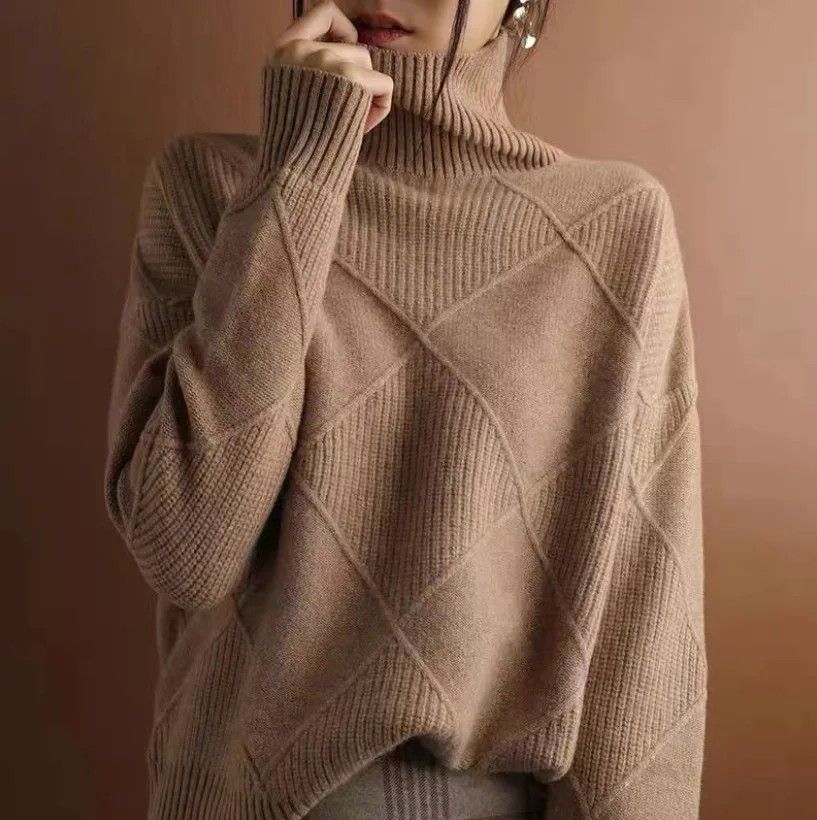 AMÉLIE | Cozy Textured Turtleneck Sweater