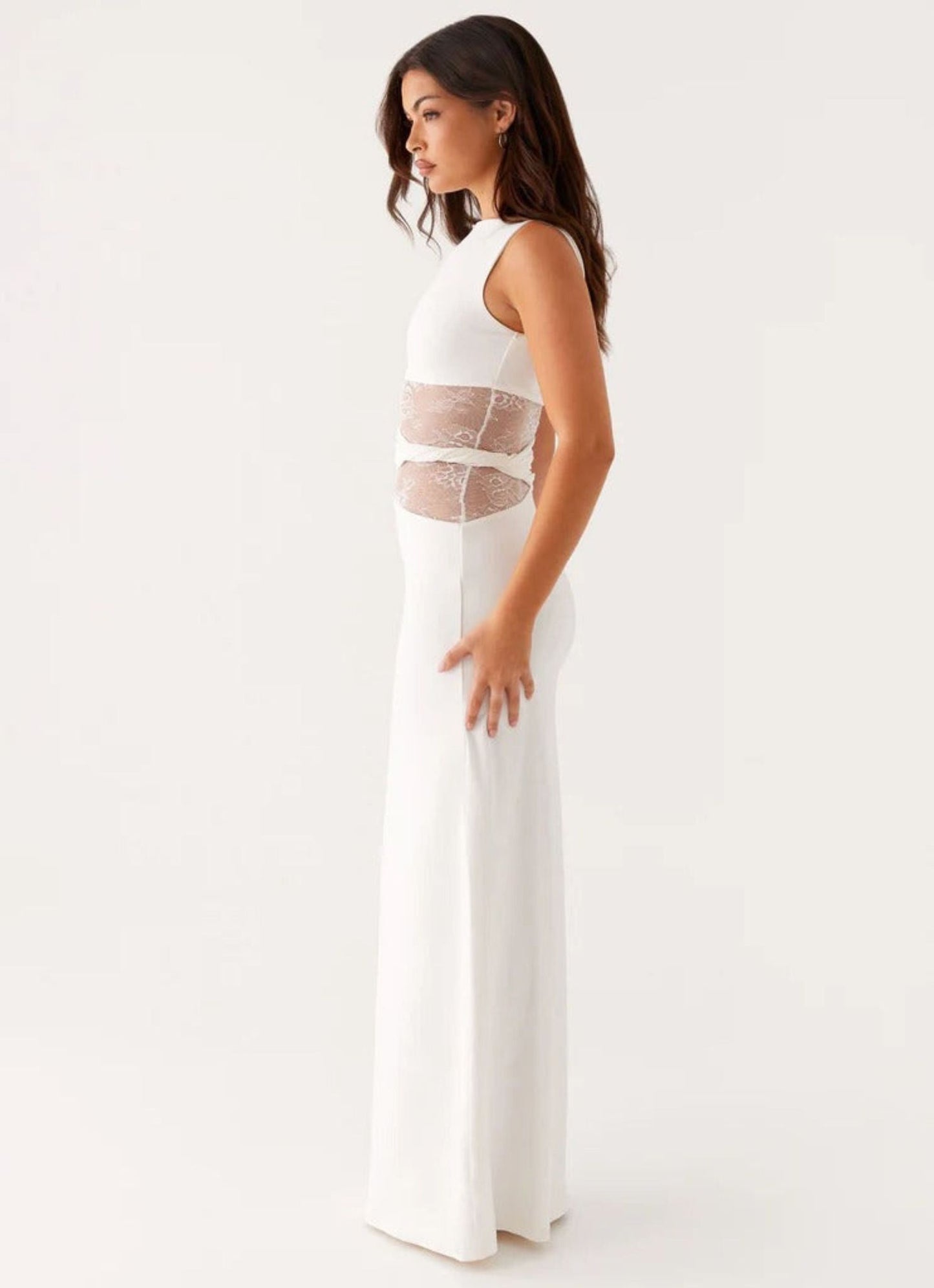 LÉNI | Fitted Long Dress with Cutouts and Elegant Lace Details