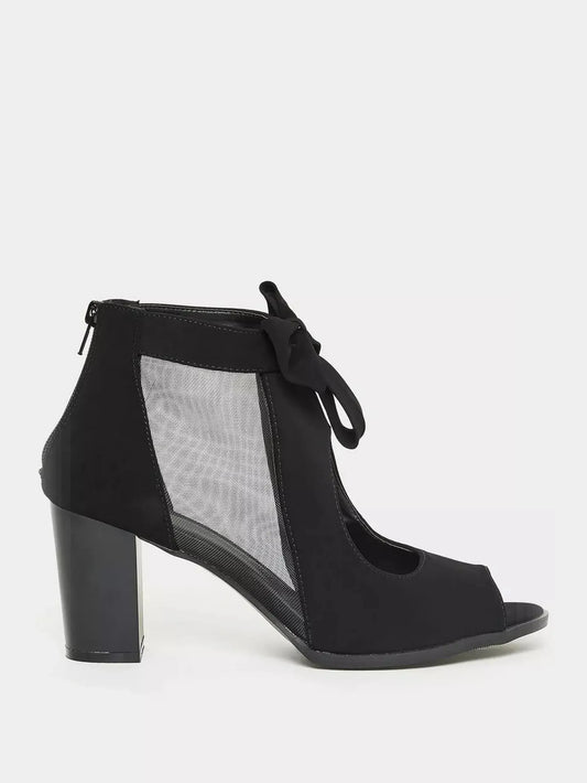 LYRA | Chic Heels with a Stylish Bow