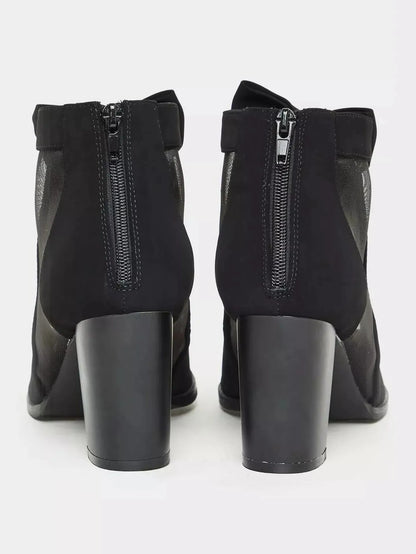 Chic Heels with a Stylish Bow