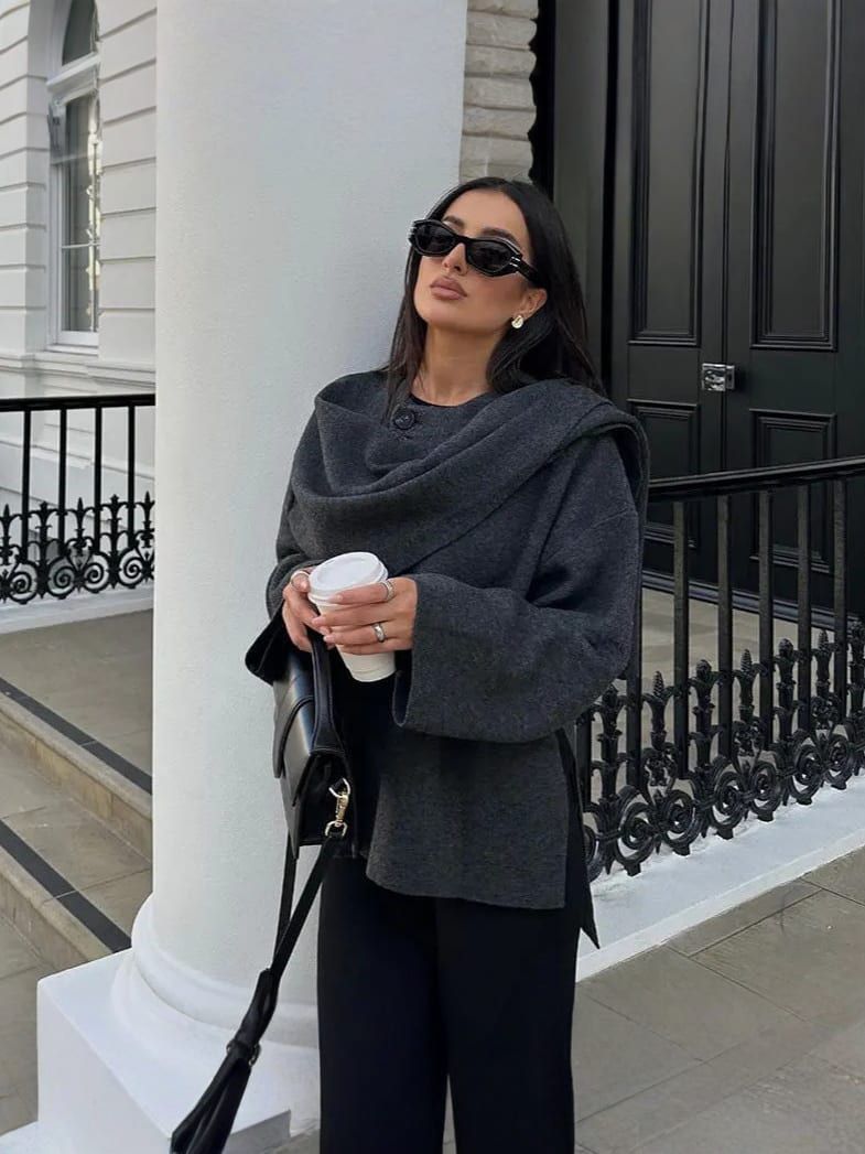 Iris Oversized Sweater: Cozy Elegance and Comfort