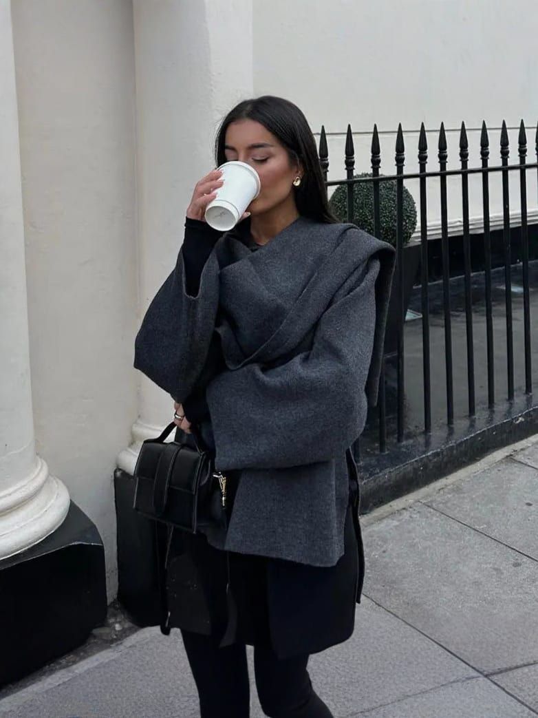 Iris Oversized Sweater: Cozy Elegance and Comfort
