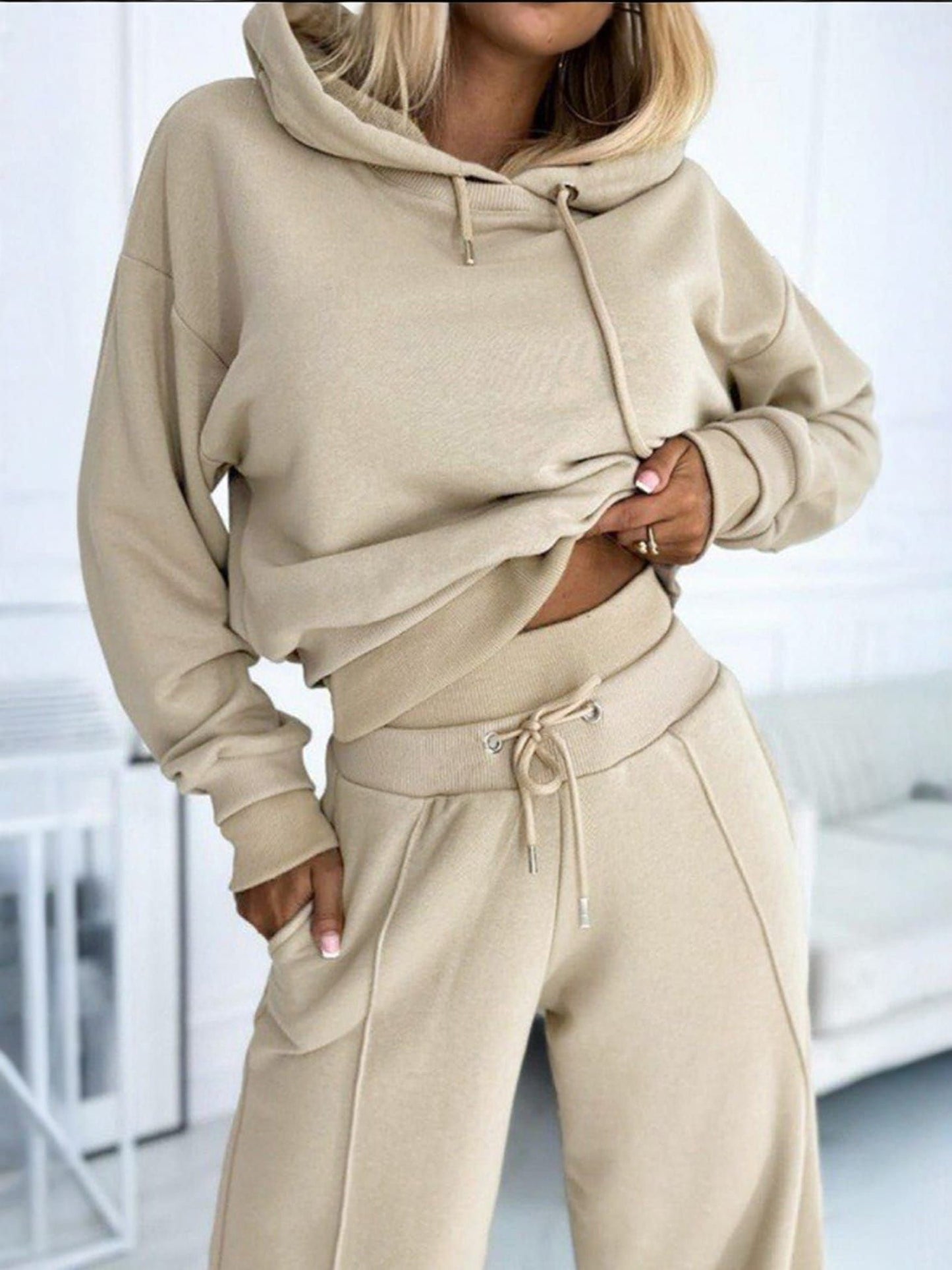 NORA | Stylish Monochrome Outfit