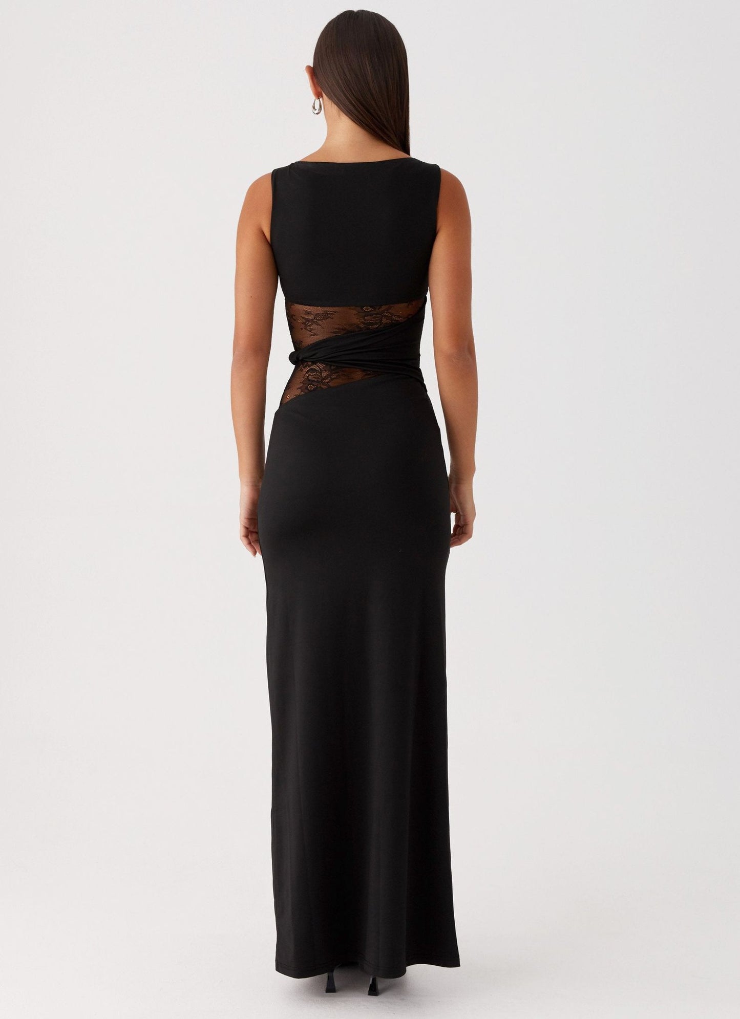 LÉNI | Fitted Long Dress with Cutouts and Elegant Lace Details