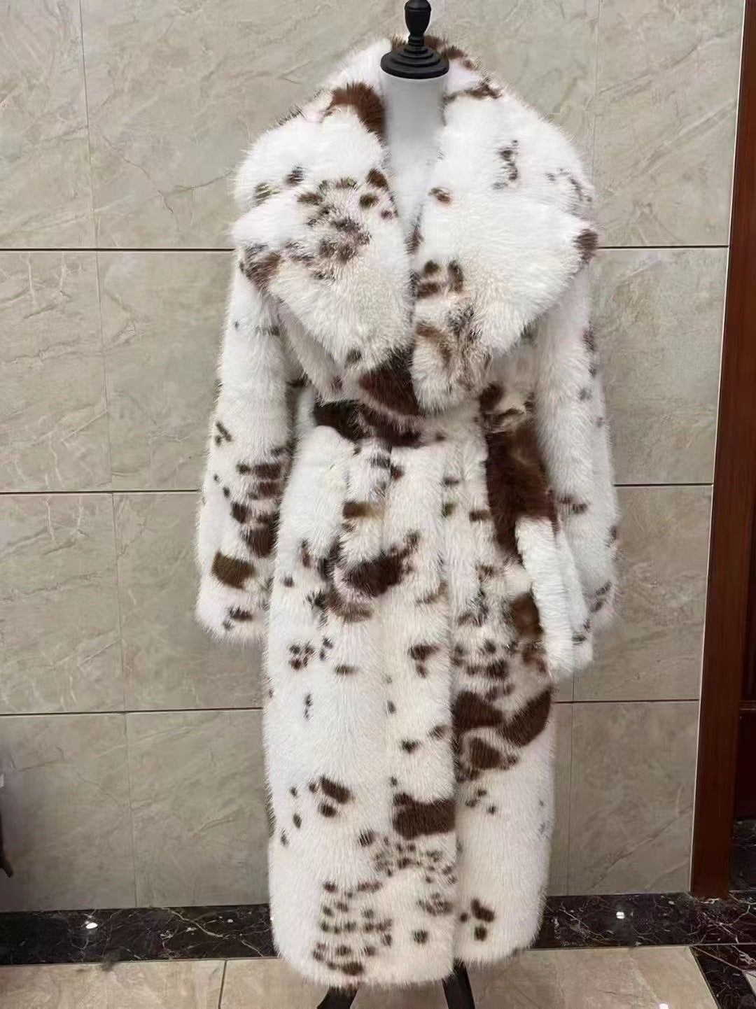 CHLOÉ | Manteau élégant en fausse fourrure patchwork