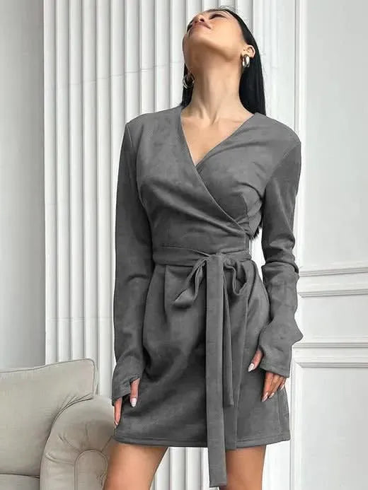 Chic Commuter Dress with a Tailored Fit