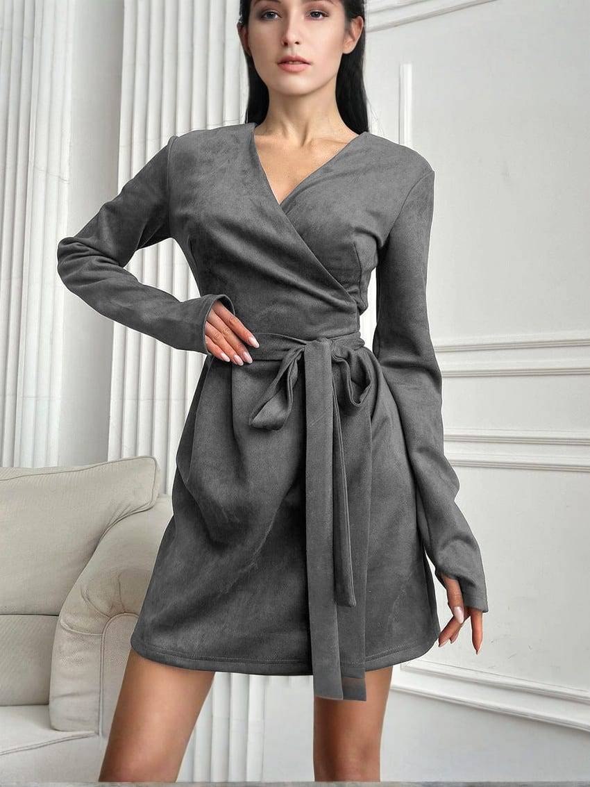 CAROLINE | Chic Commuter Dress with a Tailored Fit