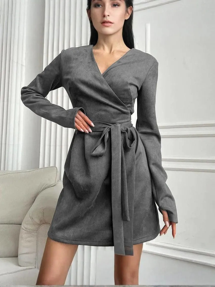 Chic Commuter Dress with a Tailored Fit