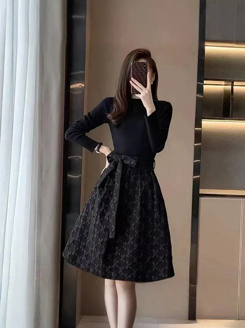 Chic Mid-Length Black Dress with High Collar – Elegant and Sophisticated Style