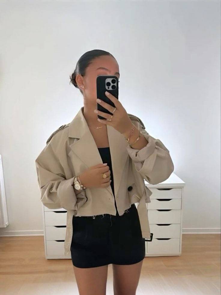 CAROLE | Chic Modern Short Trench Coat