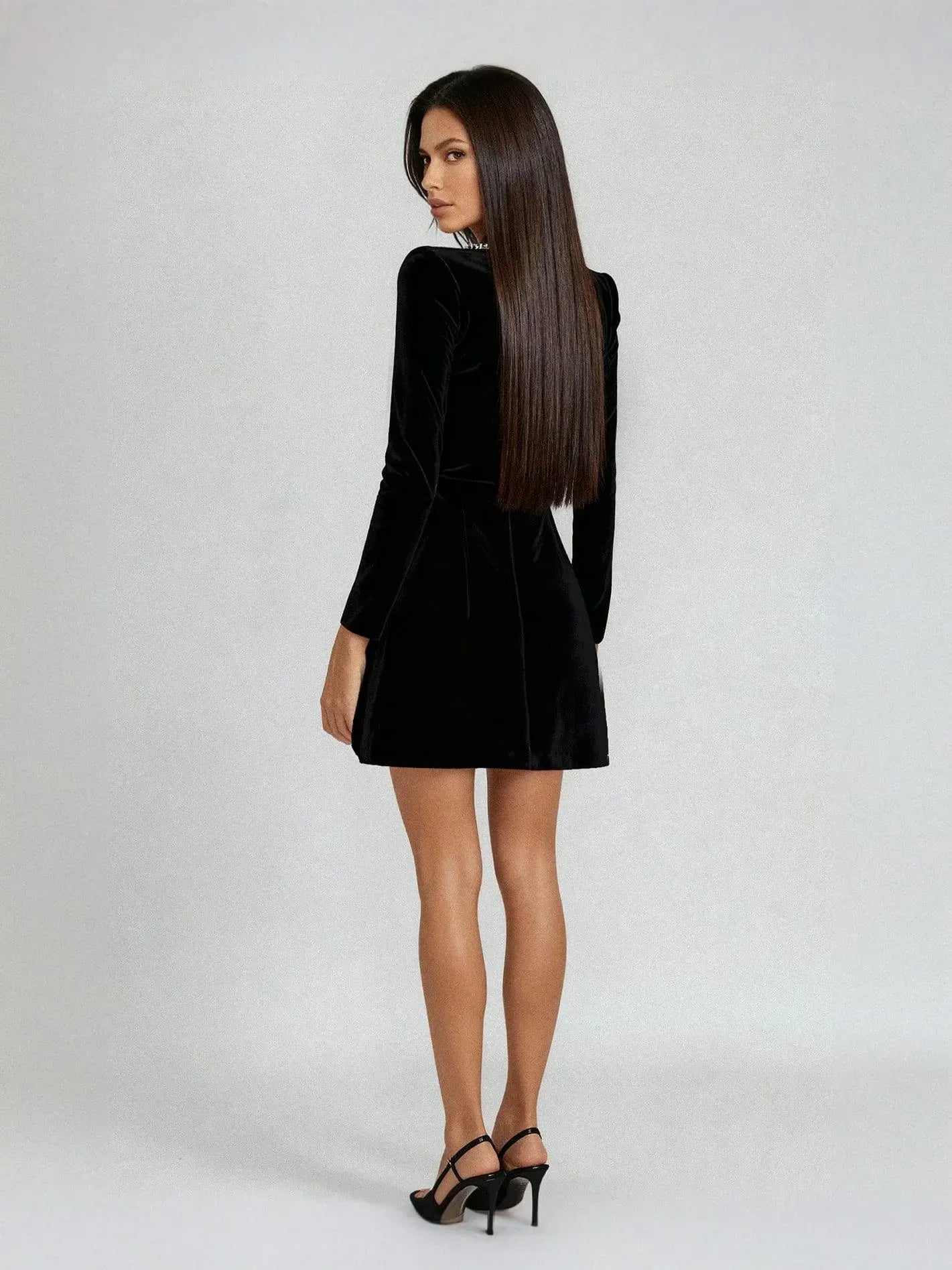 Sparkling Crystal Dress - A Touch of Parisian Elegance for the Holidays