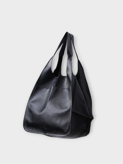 Spacious Weekend Travel Bag