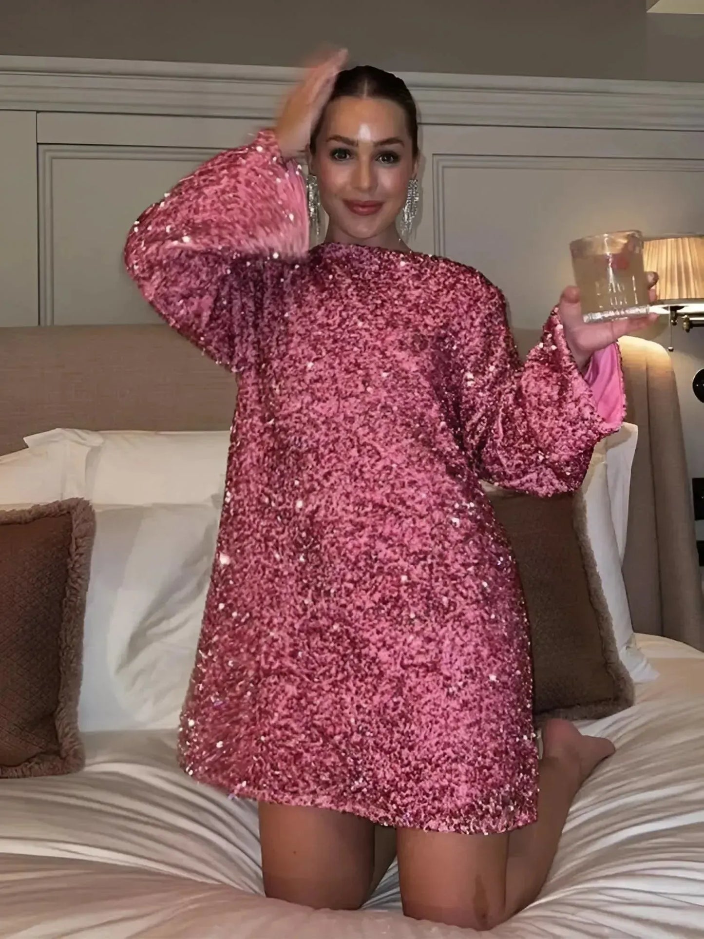 Elegant Knot Dress – A Perfect Blend of Femininity and Confidence