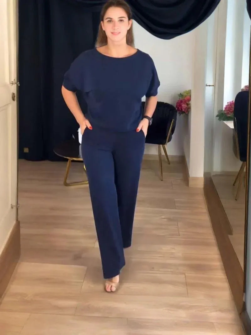 Luxury Comfort Sweater: Soft and Elegant Knitted Fabric